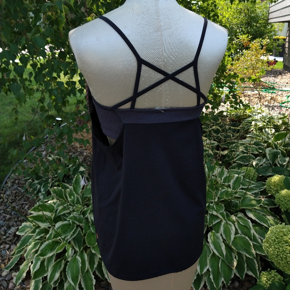 nwt LUCY yoga flow tunic tank with bra L